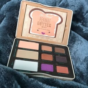 Too faced Peanut Butter and Jelly palette